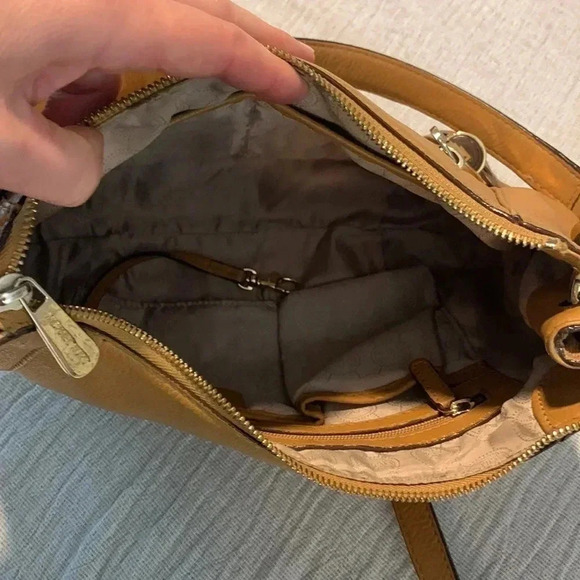 Michael Kors tan/brown leather purse - Picture 5 of 10